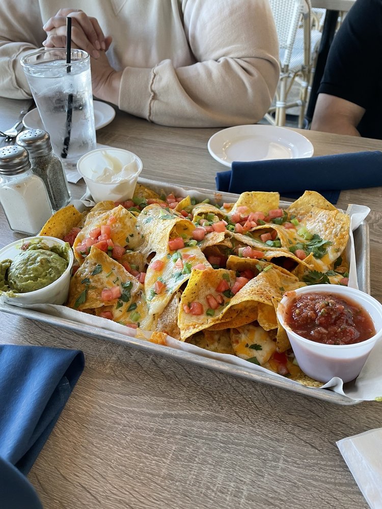 Lindy's Landing 115 Park St, Wauconda, IL 60084