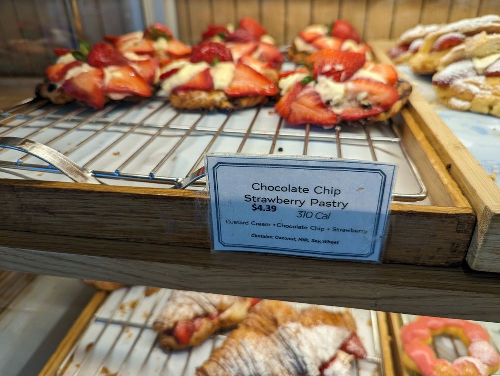 Paris Baguette 3787 Wilshire Blvd #107e, Los Angeles, CA 90010