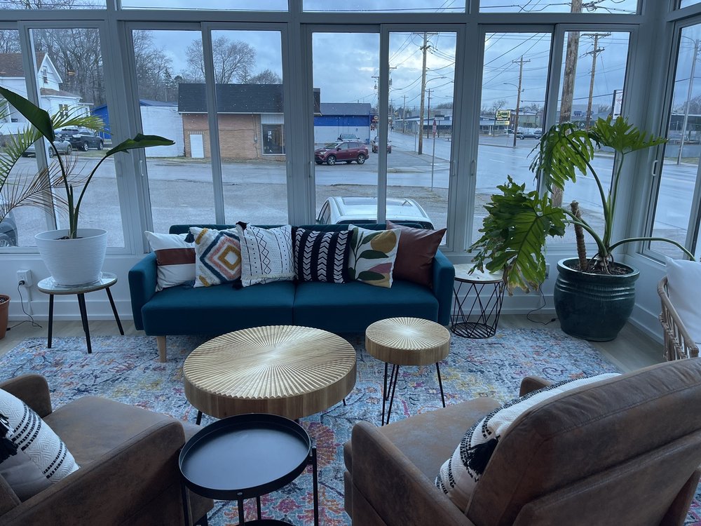 Issa vibe cafe‘ 211 E Buffalo St, New Buffalo, MI 49117